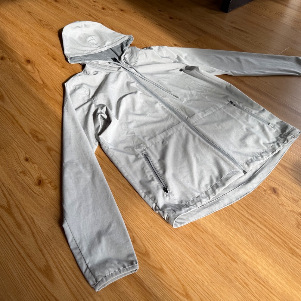 Vuori Womens Outdoor Trainer Shell - Picture 2 of 5